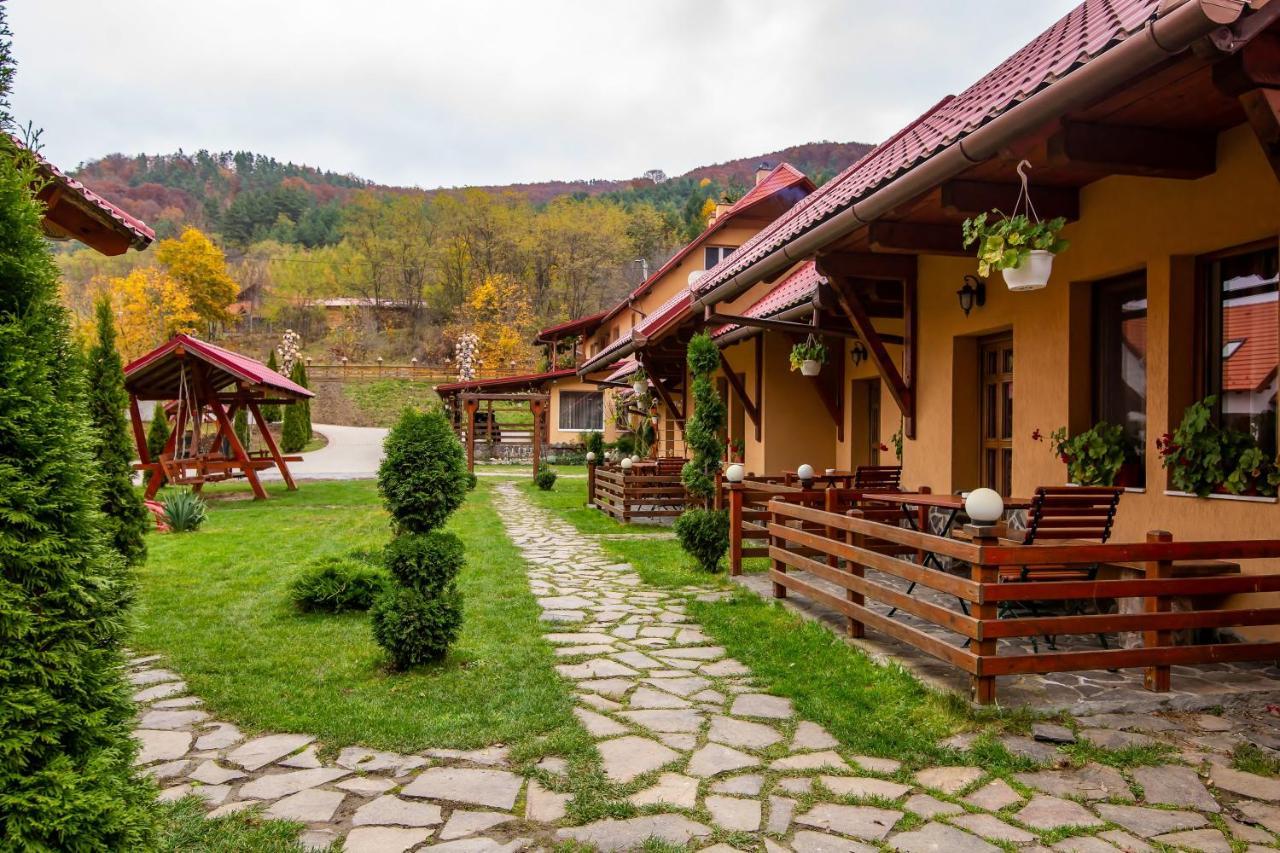 Patakmenti Panzio Spa 코룬드 외부 사진